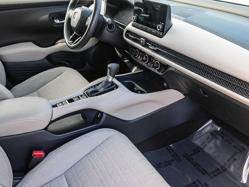 Used 2025 Honda HR-V LX image 17