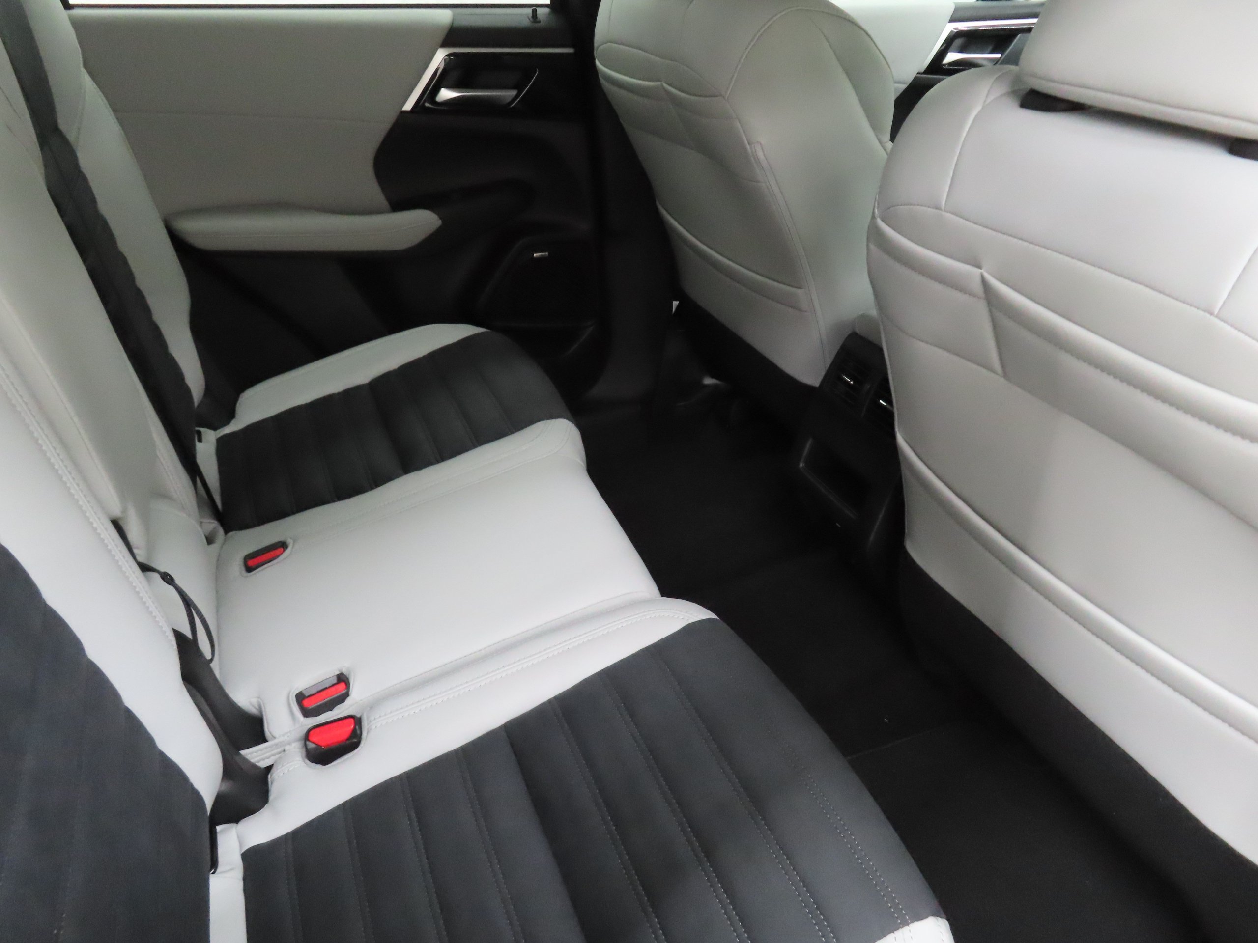 New 2026 Mitsubishi Outlander SE AWD/4WD image 23