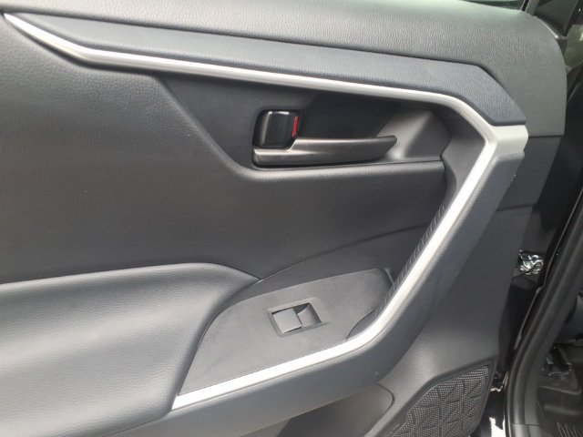 Used 2024 Toyota RAV4 LE FWD image 7