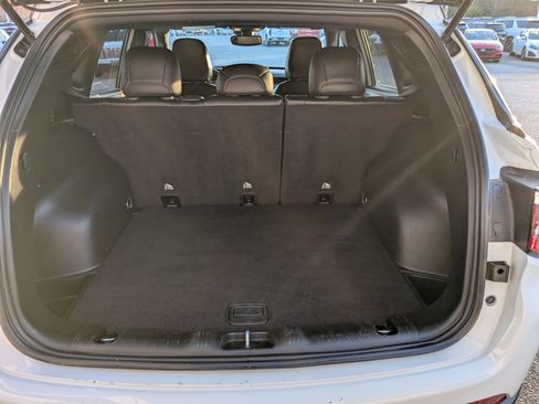 Used 2024 Jeep Compass Trailhawk image 8