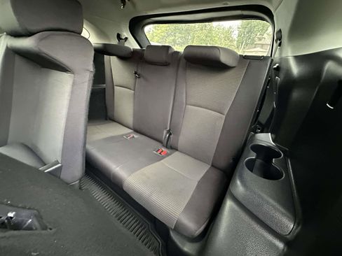 Used 2023 Toyota Highlander LE image 21