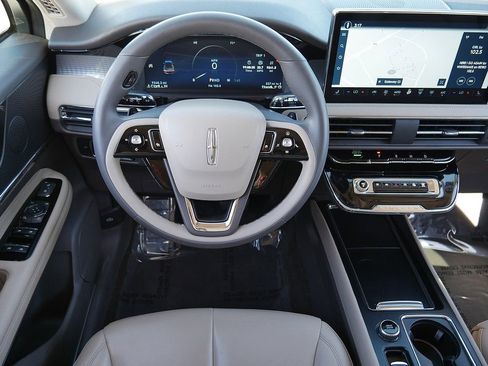 Used 2023 Lincoln Corsair AWD w/ Rear Removable Package Tray image 16