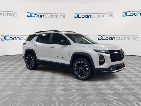 Used 2025 Chevrolet Equinox RS w/ Safety and Technology Package AWD/4WD image 2