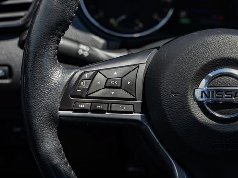 Used 2018 Nissan Rogue SL AWD/4WD image 13