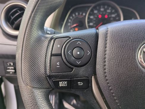 Used 2015 Toyota RAV4 LE image 22