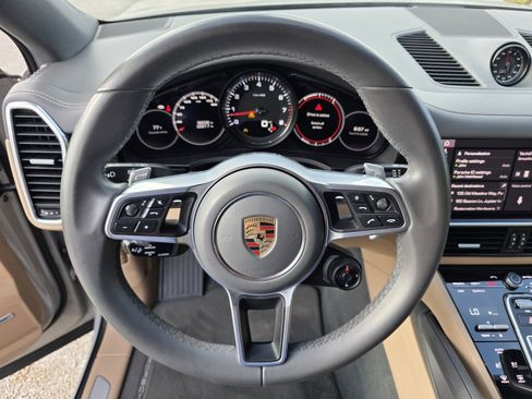 Used 2021 Porsche Cayenne S AWD/4WD image 18