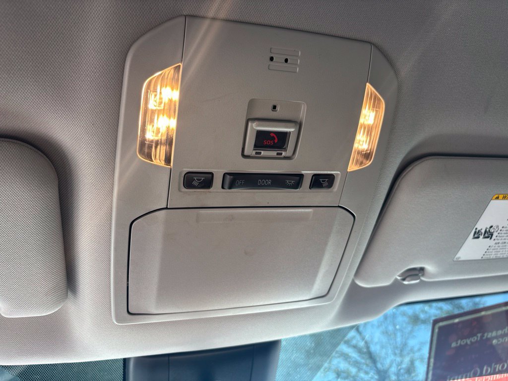 Used 2022 Toyota Highlander L FWD image 45
