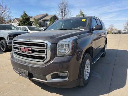 Used 2017 GMC Yukon SLT image 11