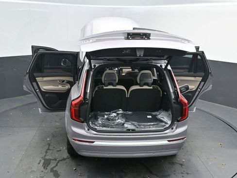 New 2026 Volvo XC90 B6 Plus w/ Protection Package Premier AWD/4WD image 40