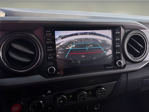 Used 2020 Toyota Tacoma TRD Off-Road AWD/4WD image 8
