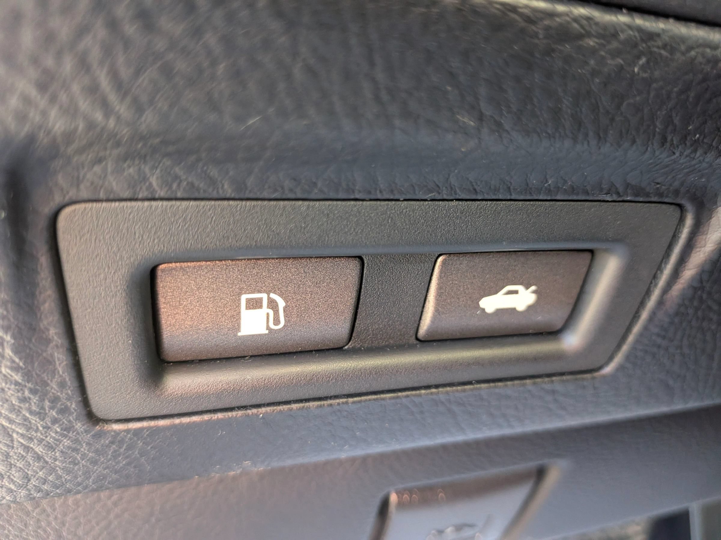 Used 2012 Lexus LS 460 AWD w/ Comfort Pkg image 24