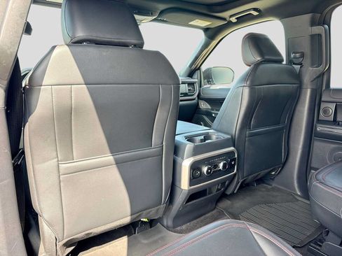 Used 2023 Ford Expedition Limited AWD/4WD image 17