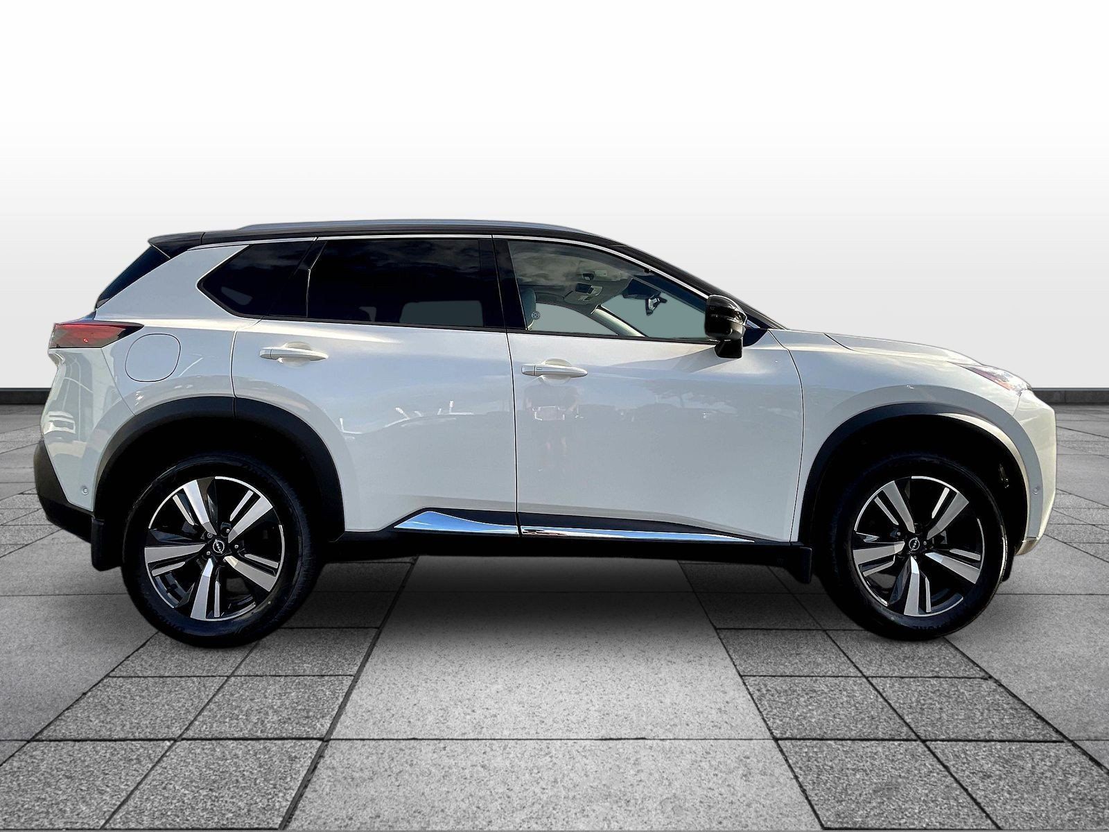 Certified 2023 Nissan Rogue SL w/ SL Premium Package AWD/4WD image 4