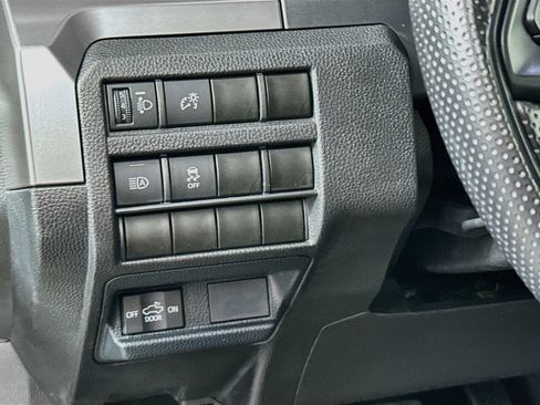 Certified 2025 Toyota Tacoma SR5 AWD/4WD image 10