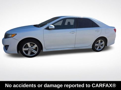 Used 2012 Toyota Camry SE image 3