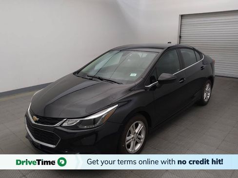 Used 2017 Chevrolet Cruze LT w/ Convenience Package FWD image 1