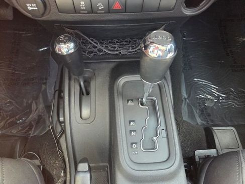 Used 2015 Jeep Wrangler Sport w/ Connectivity Group image 29