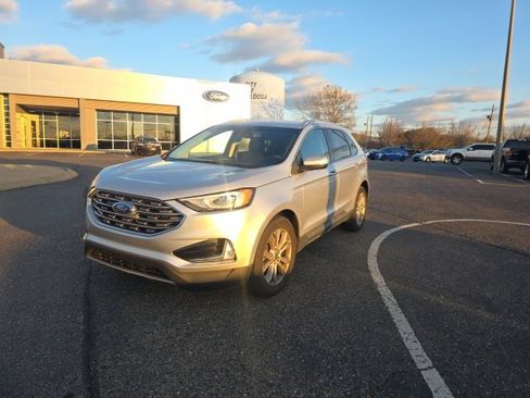 Used 2019 Ford Edge Titanium image 7