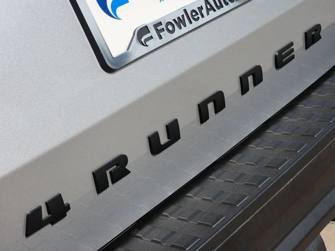 Used 2025 Toyota 4Runner SR5 AWD/4WD image 11