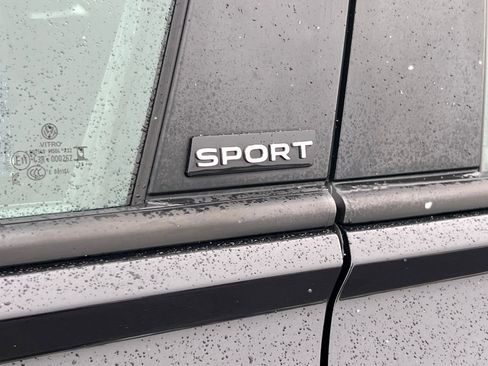 Used 2024 Volkswagen Jetta Sport image 8