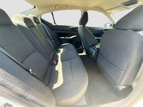 Used 2025 Nissan Altima 2.5 SV image 27