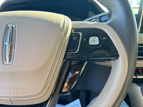 Used 2022 Lincoln Aviator Reserve image 32