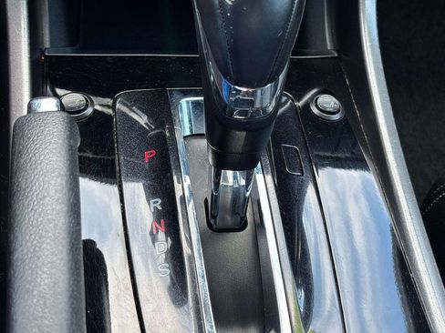 Used 2017 Honda Accord Sport image 23