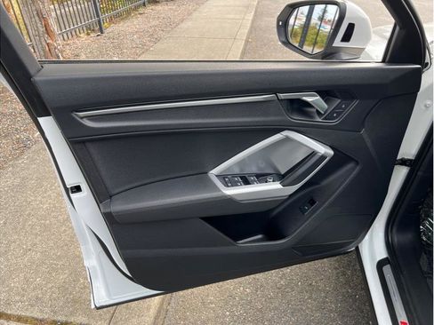 Used 2020 Audi Q3 2.0T Premium Plus w/ Premium Plus Package image 7