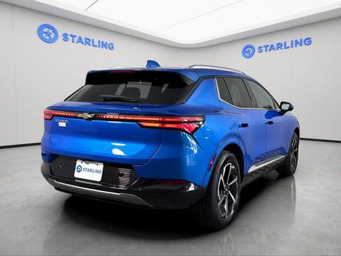 Used 2025 Chevrolet Equinox EV LT w/ Convenience Package image 8