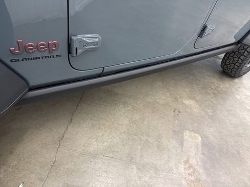 New 2025 Jeep Gladiator Rubicon w/ Convenience Group image 25