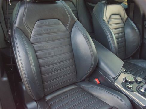 Used 2018 Alfa Romeo Stelvio Ti Sport image 31