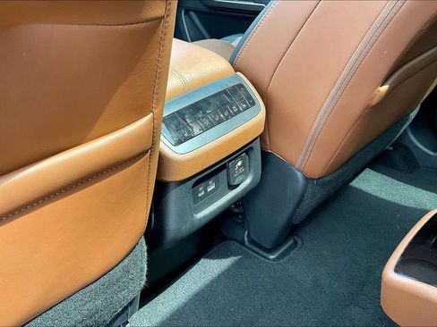Used 2023 Nissan Pathfinder Platinum AWD/4WD image 22
