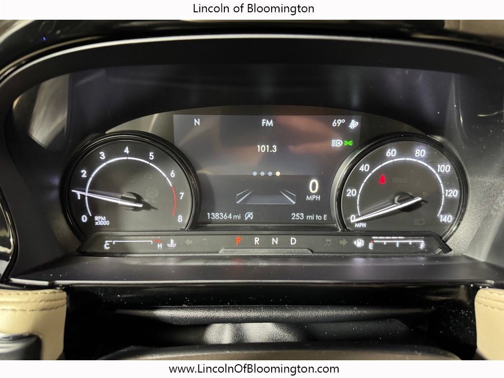 Used 2022 Lincoln Corsair AWD w/ Premium Package image 22