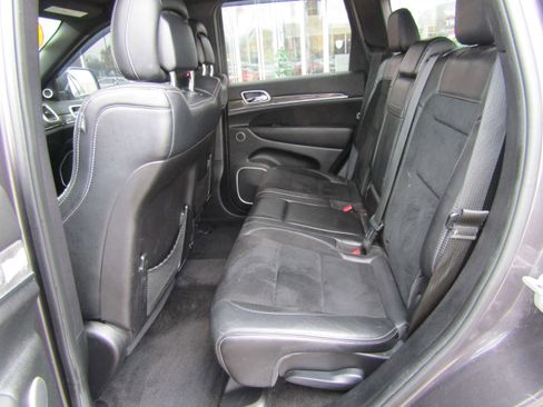 Used 2014 Jeep Grand Cherokee SRT image 17