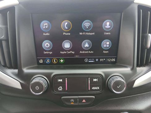 Used 2024 GMC Terrain SLT image 13