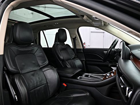 Used 2020 Lincoln Aviator Reserve w/ Equipment Group 201A image 30