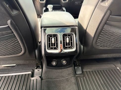 Used 2023 Kia Sorento SX image 34