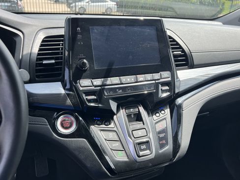 Used 2024 Honda Odyssey Elite image 8