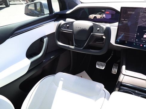 Used 2022 Tesla Model X Plaid AWD/4WD image 18