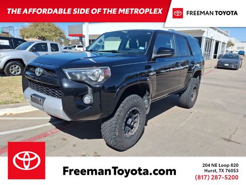 Used 2014 Toyota 4Runner SR5 image 1