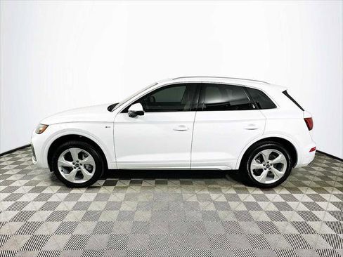 Certified 2025 Audi Q5 2.0T Premium Plus w/ Premium Plus Package image 4