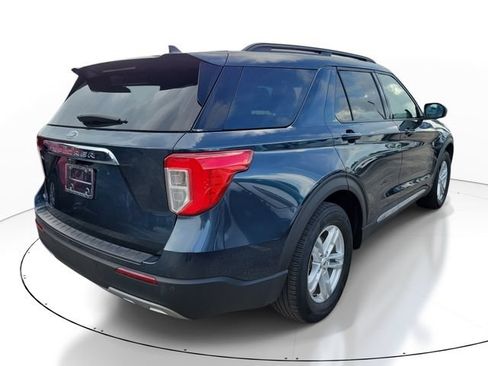 Used 2023 Ford Explorer XLT w/ Equipment Group 202A RWD image 2
