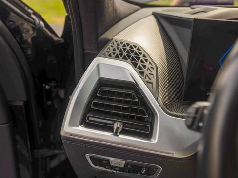 Used 2023 BMW XM image 32