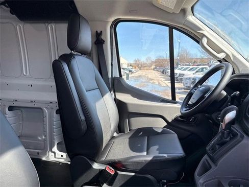 New 2025 Ford Transit 250 Low Roof RWD image 31