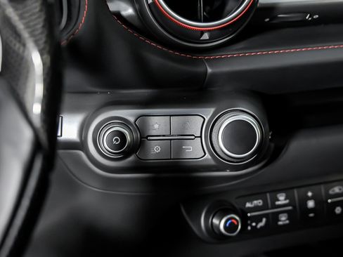Used 2019 Ferrari 812 Superfast RWD image 35