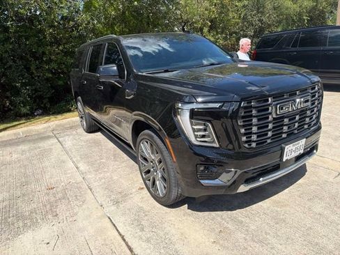 Used 2026 GMC Yukon XL Denali Ultimate w/ LPO, Get Active Package AWD/4WD image 22
