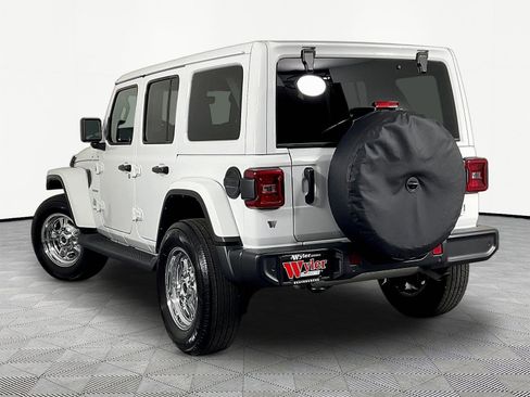 Used 2024 Jeep Wrangler Unlimited Sahara w/ Technology Group AWD/4WD image 4