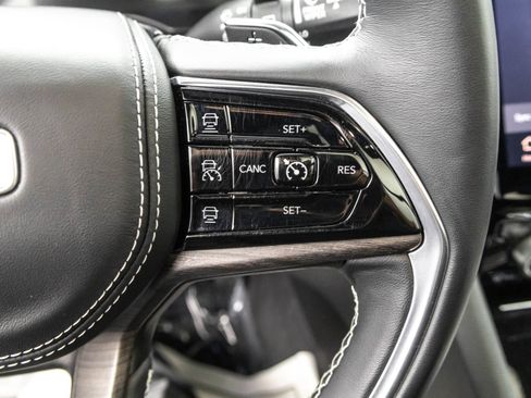 Used 2021 Jeep Grand Cherokee L Overland w/ Luxury Tech Group IV image 22