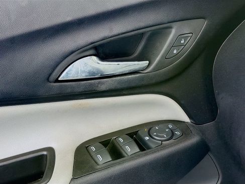 Used 2023 Chevrolet Equinox LT w/ Driver Convenience Package FWD image 22