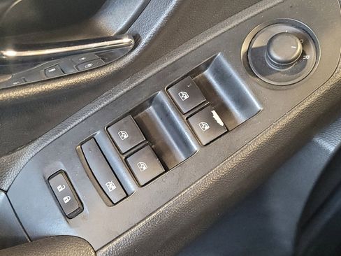 Used 2020 Chevrolet Trax LS image 27